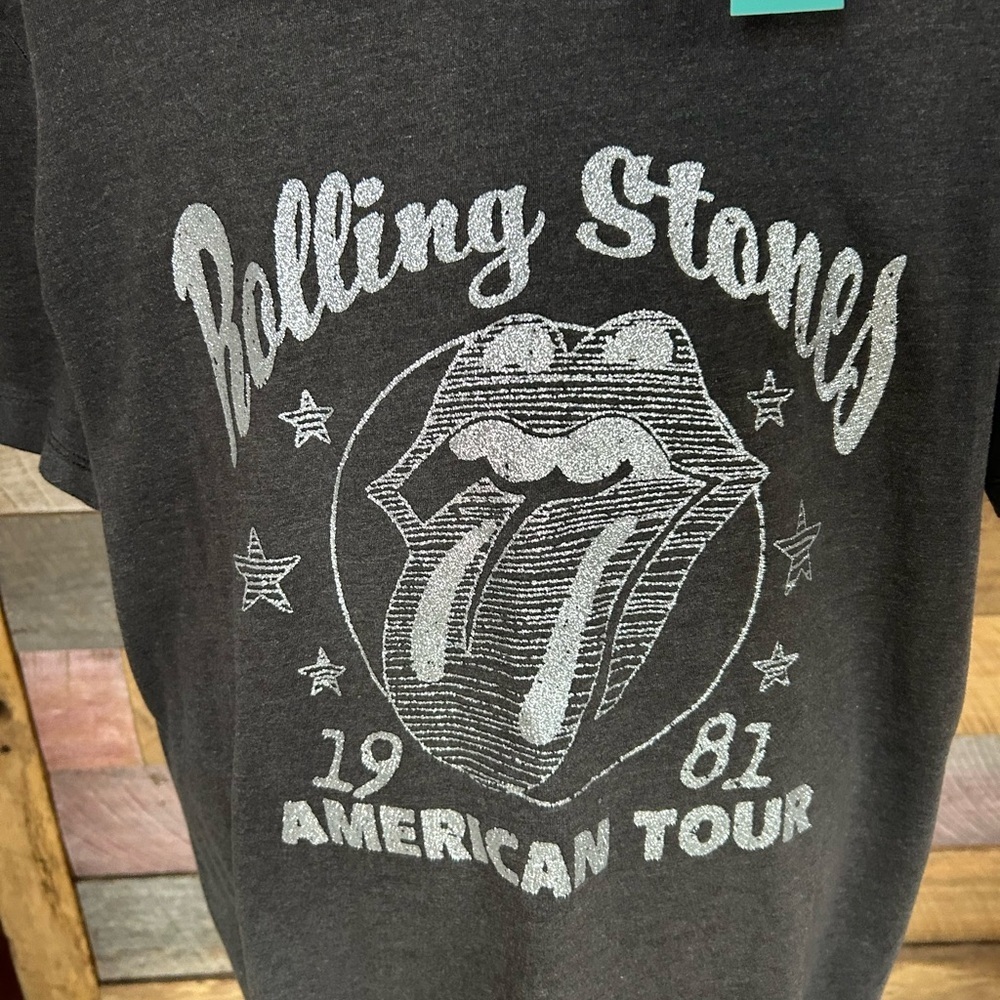NWT-Rolling Stone’s 1981 American Tour Graphic Band Tee- XS - Picture 5 of 9